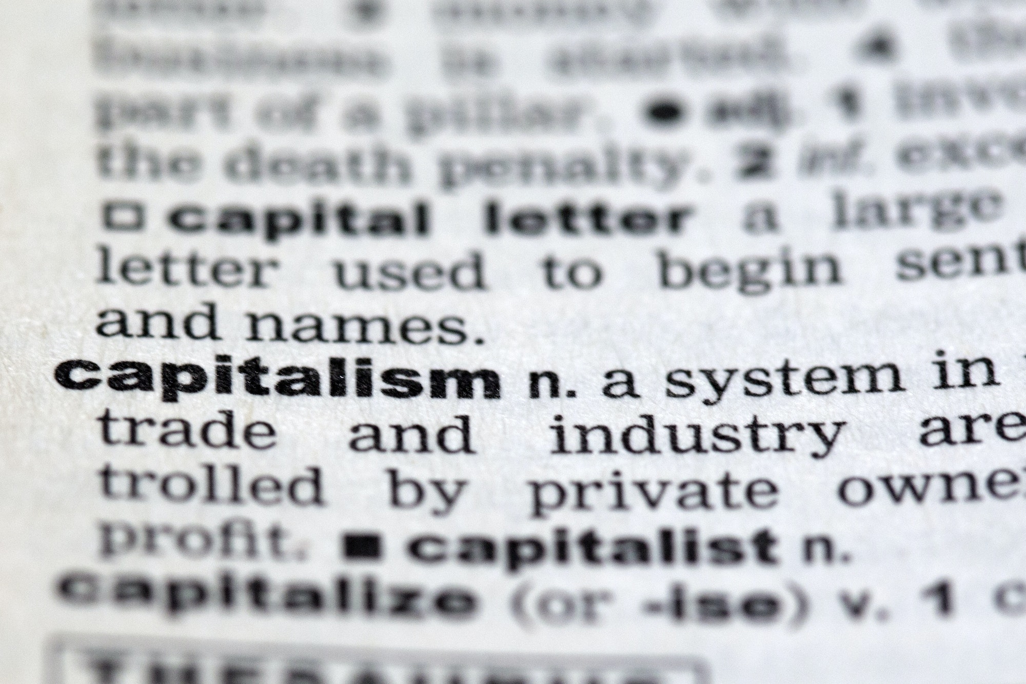 Sam Altman's AI vs. Kapitalismus - OpenAIs CEO Sam Altman behauptet: "KI wird den Kapitalismus zerstören"