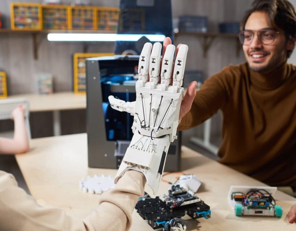Student trying to control robotic arm