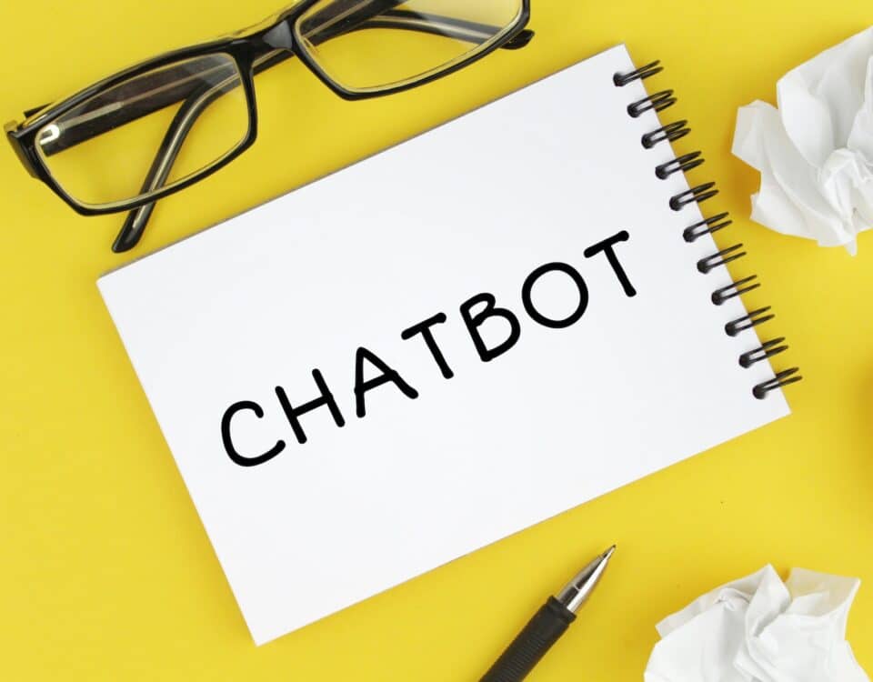 Der KI-Chatbot Bard von Google, der auf einem digitalen Gerät angezeigt wird, symbolisiert seine breite Zugänglichkeit und Sprachunterstützung.