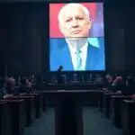 Regierungen regulieren den Missbrauch von KI